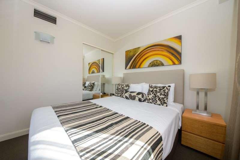 Central Cosmo Apartment Hotel Брисбен Номер фото