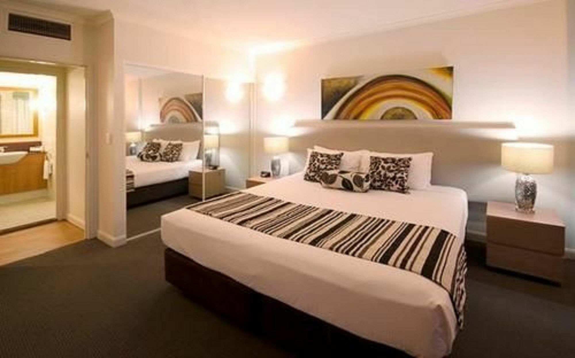 Central Cosmo Apartment Hotel Брисбен Экстерьер фото